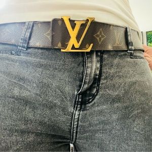 LV vintage women’s belt. Size 95/38 (43inches)